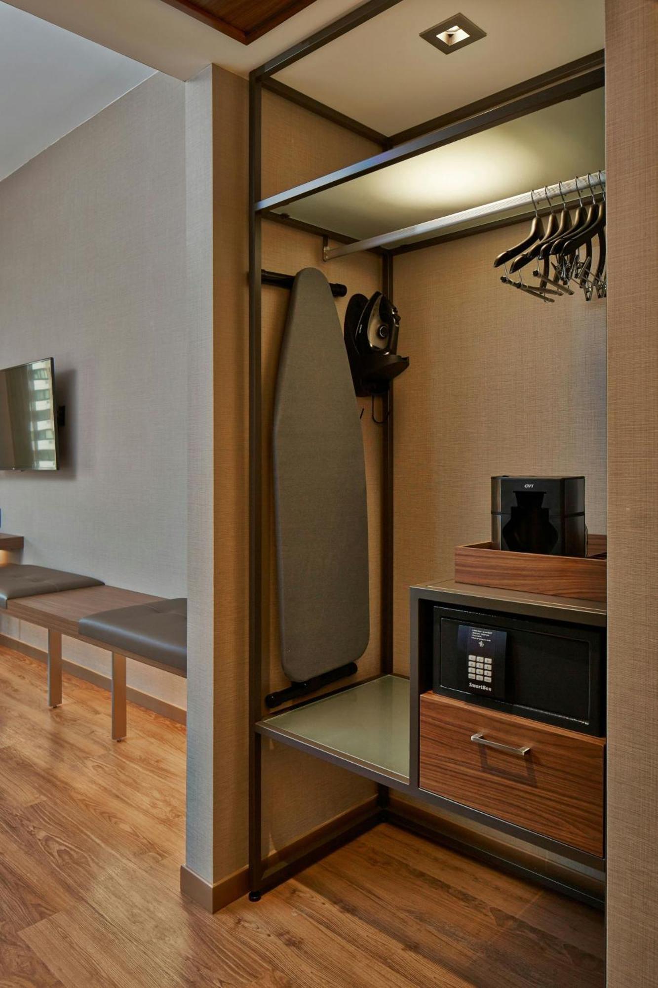 Ac Hotel By Marriott Minneapolis Downtown Екстериор снимка