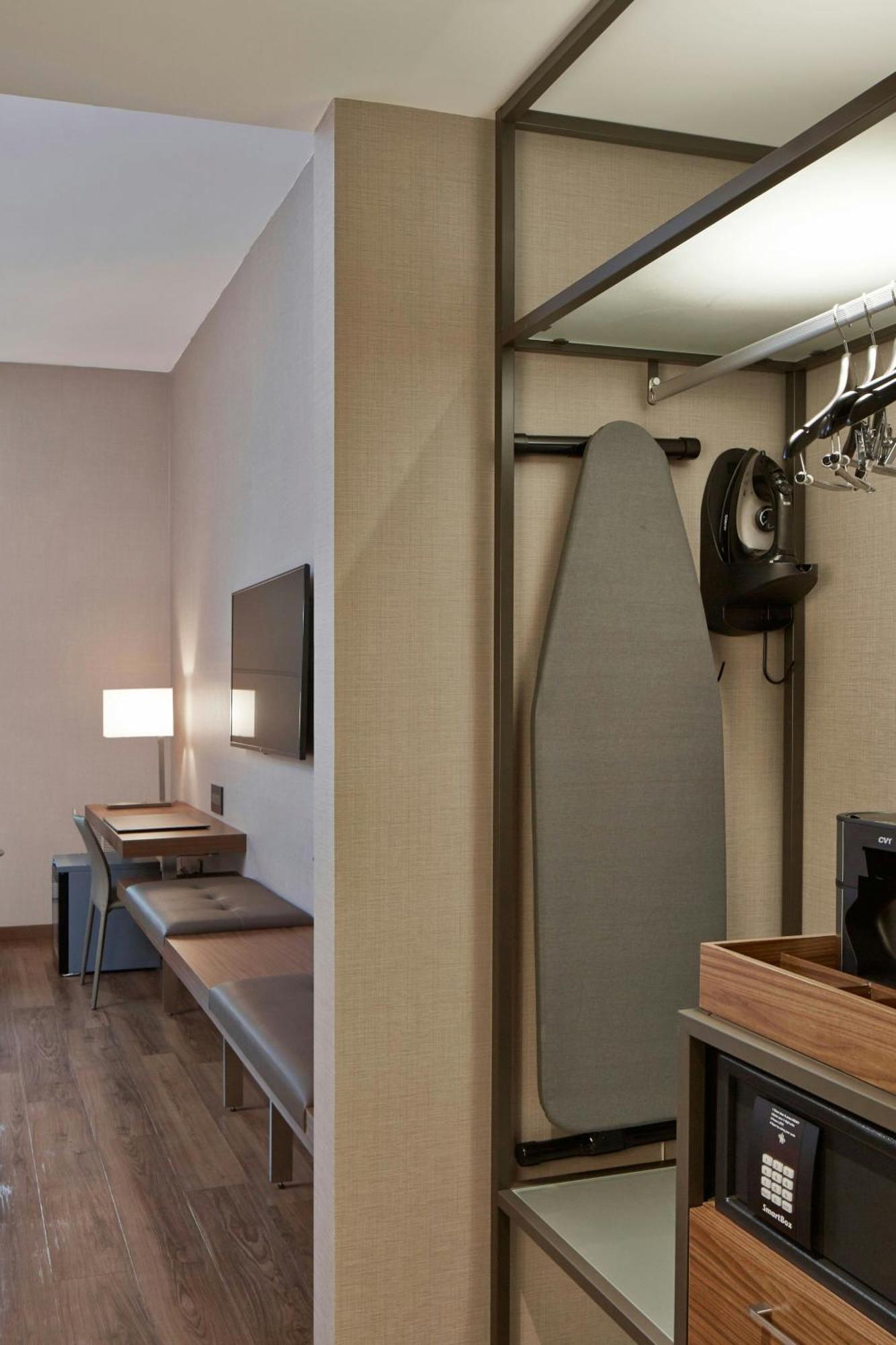 Ac Hotel By Marriott Minneapolis Downtown Екстериор снимка