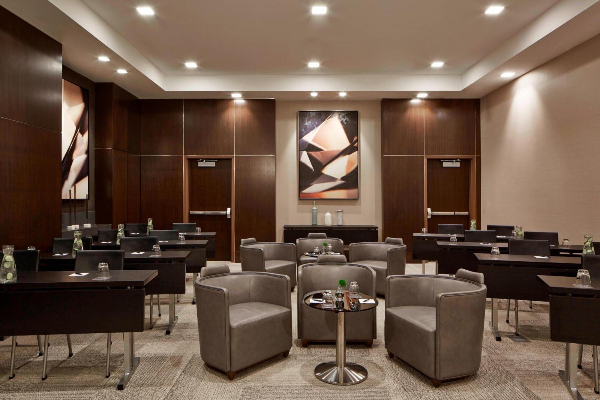 Ac Hotel By Marriott Minneapolis Downtown Екстериор снимка