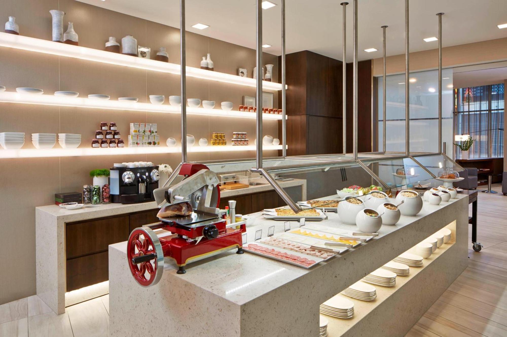 Ac Hotel By Marriott Minneapolis Downtown Екстериор снимка