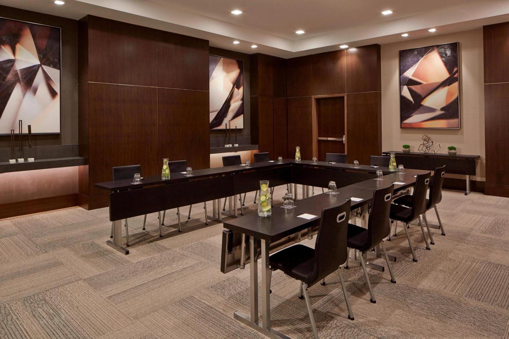 Ac Hotel By Marriott Minneapolis Downtown Екстериор снимка