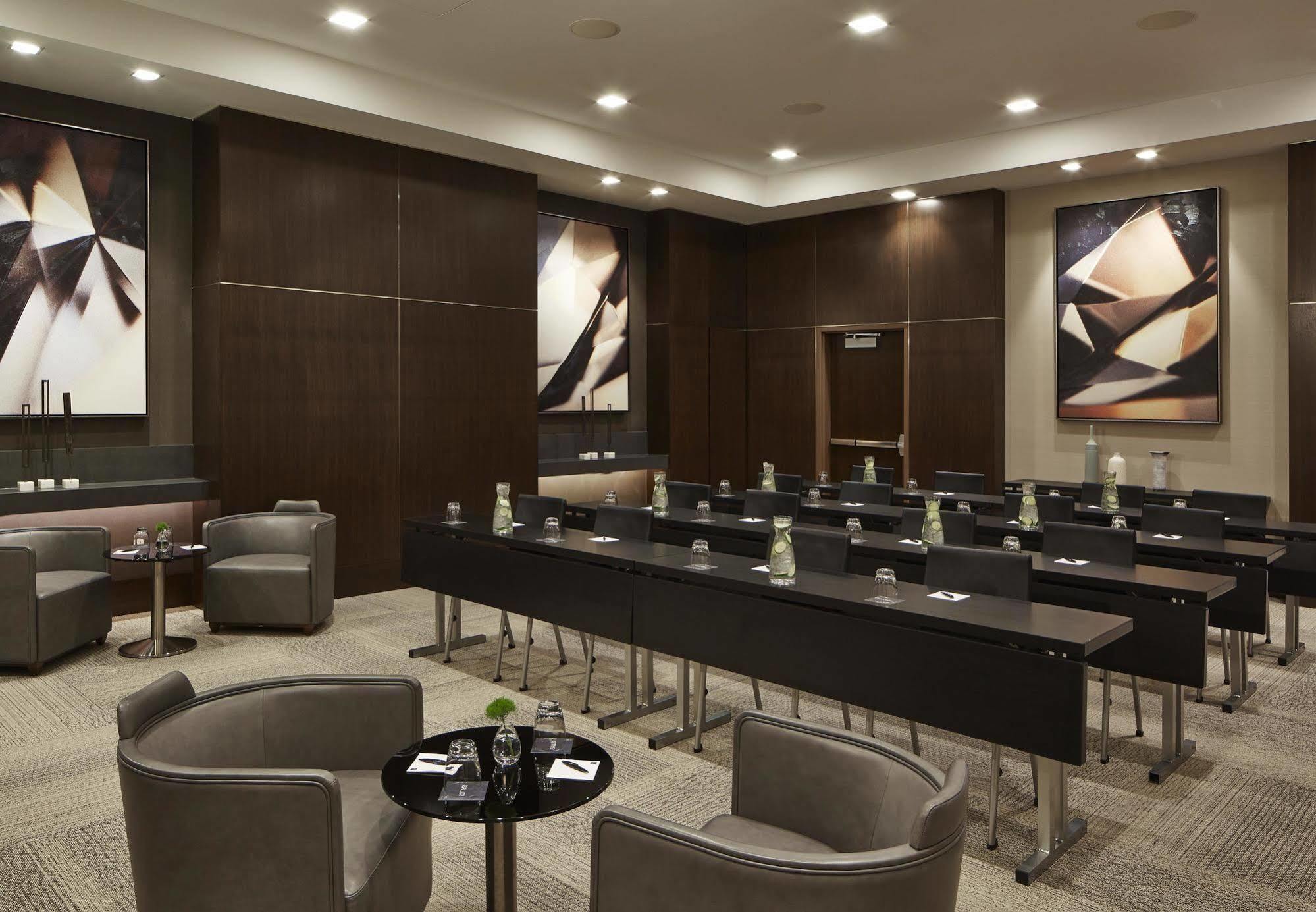 Ac Hotel By Marriott Minneapolis Downtown Екстериор снимка