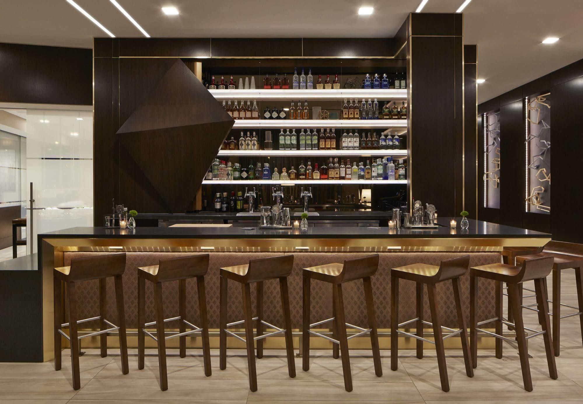 Ac Hotel By Marriott Minneapolis Downtown Екстериор снимка