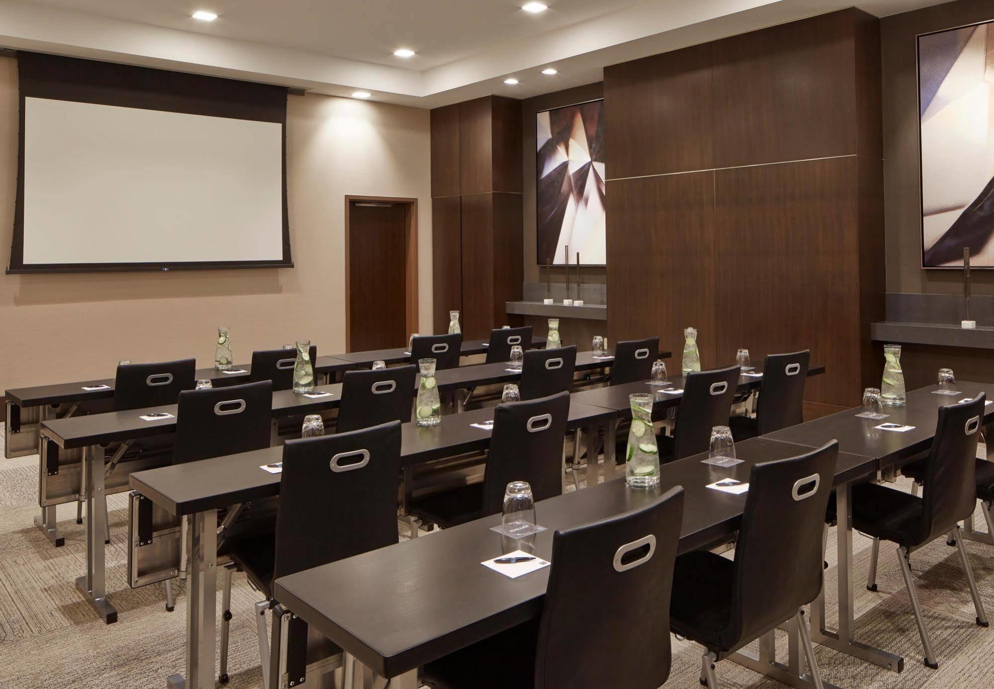 Ac Hotel By Marriott Minneapolis Downtown Екстериор снимка
